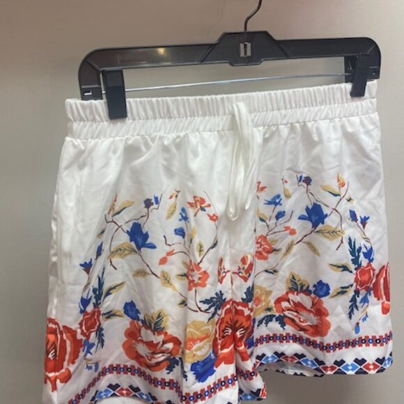 Shein: Matching Set with White Flower Print Design - Picture 2 of 4